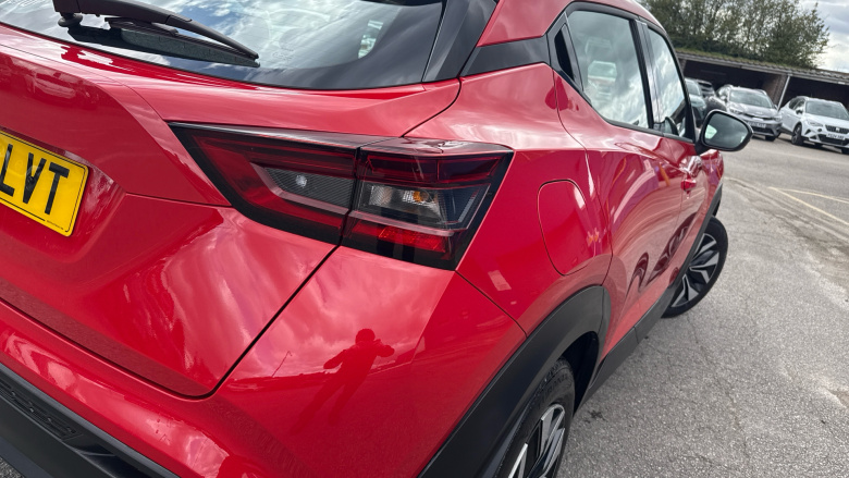 Nissan Juke 1.0 DiG-T 114 Acenta 5dr Petrol Hatchback